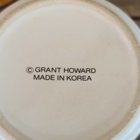 Vintage Set of Four Grant Howard The Toy Maker Christmas Holiday Mugs Korea - Picture 8 of 9